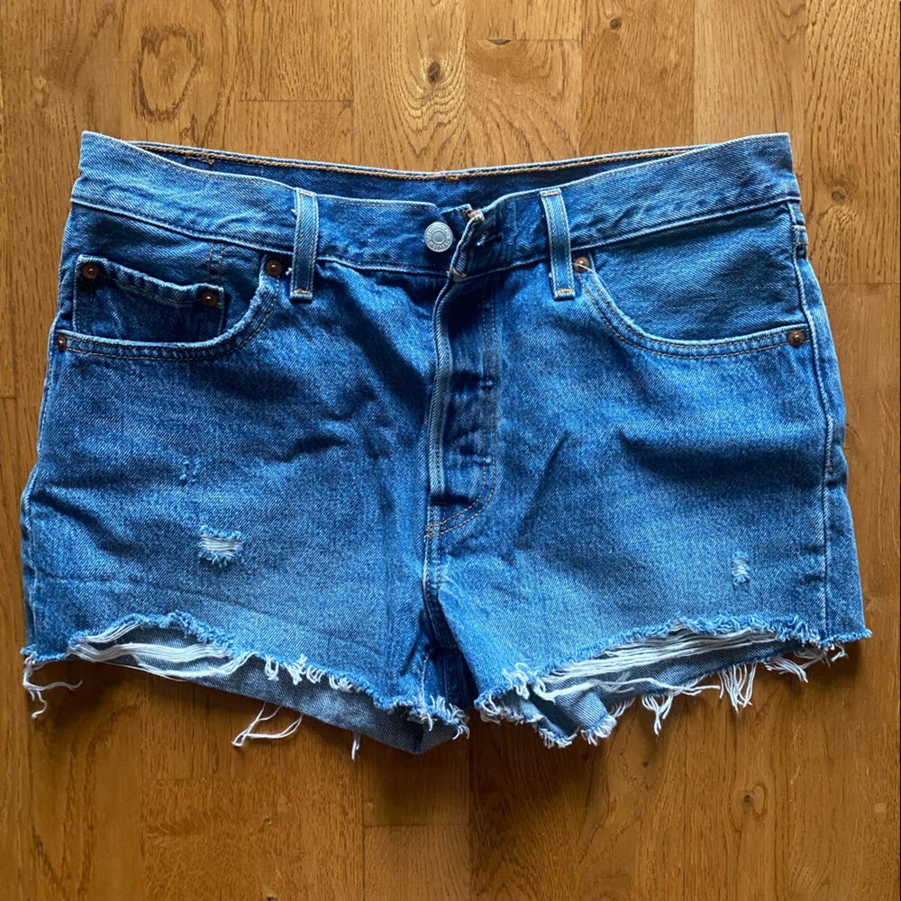Levi’s shorts size 29
